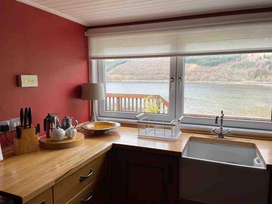 Viking Cottage Arrochar Extérieur photo